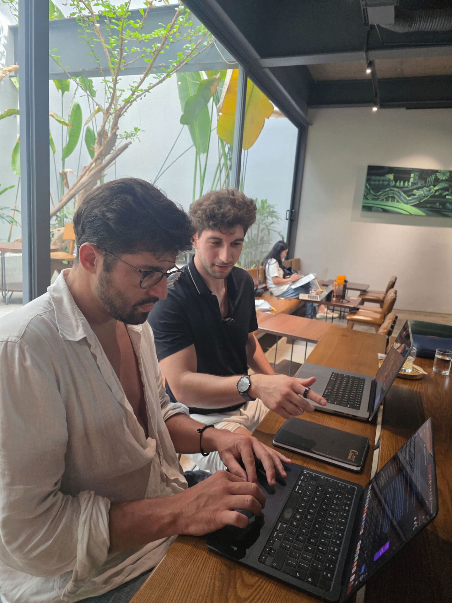 Ash Jones working with a client